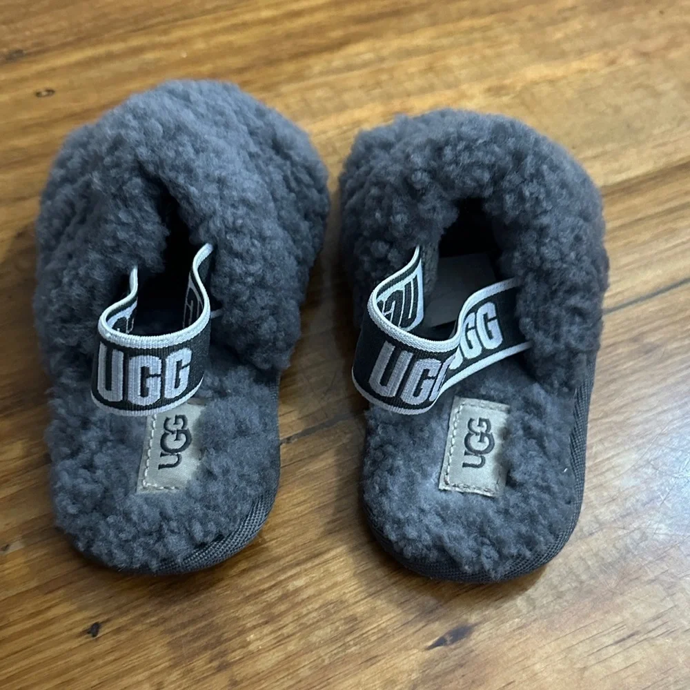 UGG Kids Charcoal Fluffy Slippers